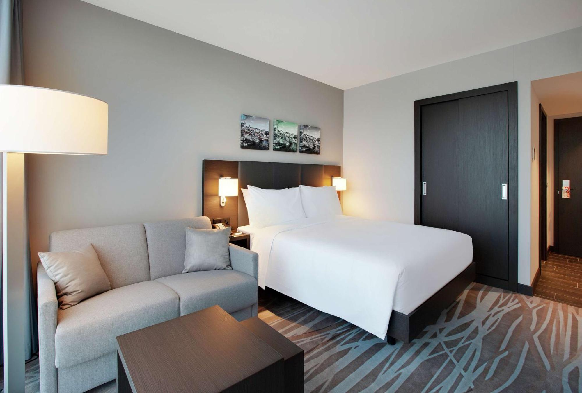 Hilton Garden Inn Zurich Limmattal Spreitenbach Extérieur photo